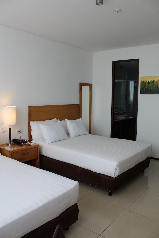 Estelar Alto Prado Barranquilla  Eksteriør billede A bedroom at the hotel