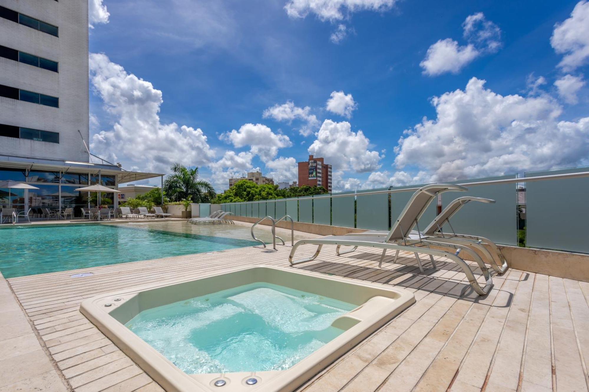 Estelar Alto Prado Barranquilla  Eksteriør billede Rooftop pool
